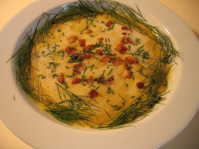 Blumenkohlcremesuppe – indische Art ist nicht nur schmackhaft sondern auch gut für die Verdauung.