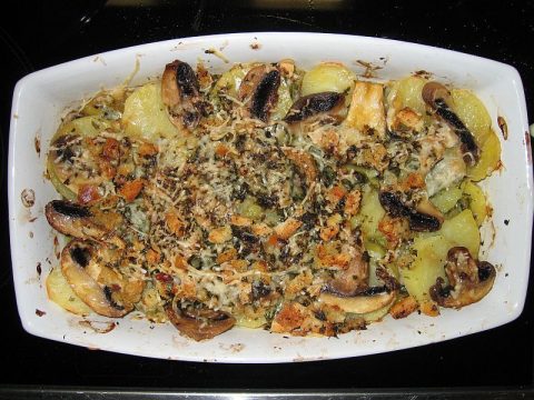 Tortiera di patate e funghi ist ein italienischer Kartoffel-Pilzauflauf