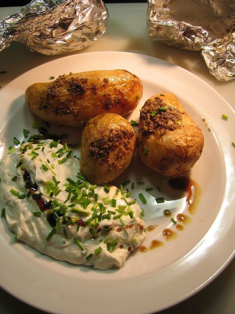 Luxusquark mit gebackenen Kartoffeln