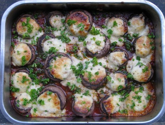 Champignons gefüllt mit Parmasan