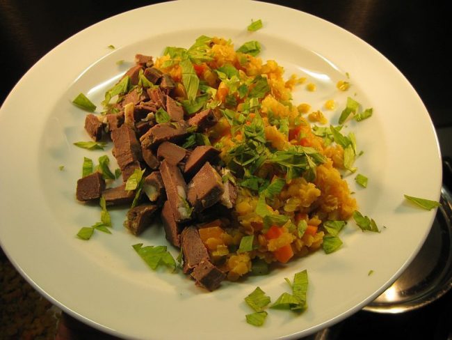 Kaltes Herz und warme Linsen ist ein kallorienarmes und schmackhaftes essen.