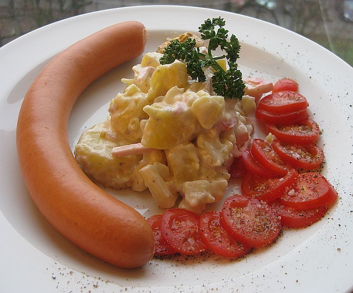 Sächsischer Kartoffelsalat mit Wiener Würstchen