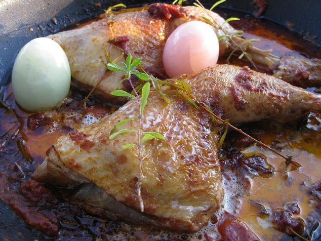 Huhn in Wermut und Sahne ist ein ganz beesonderes Gericht mit feinem Aroma