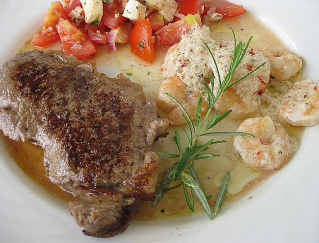 Roastbeef – Riesengarnelen – Tomatensalat