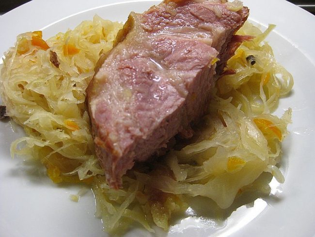 Kasslerkamm auf Sauerkraut