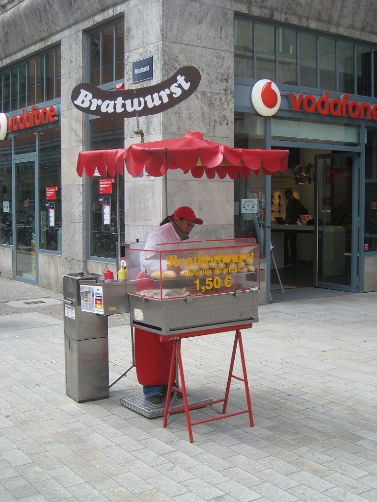 Bratwurst am Neumarkt in Leipzig