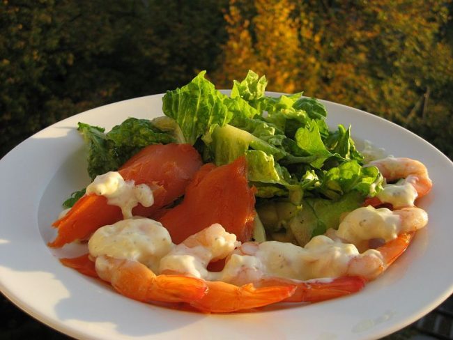 Leichter Salat mit asiatischer Note