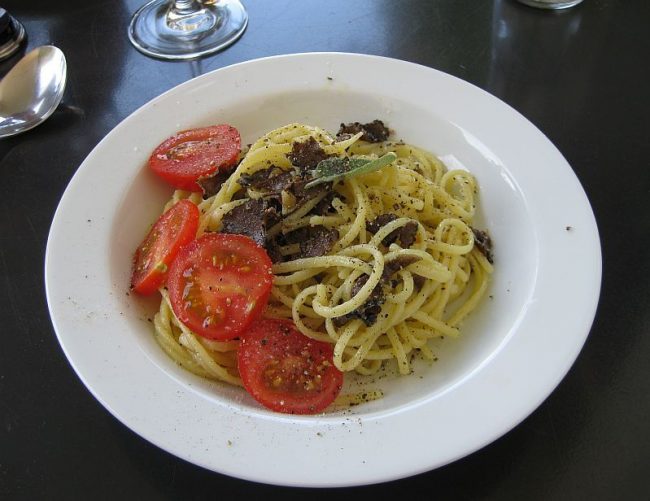 Nudel mit Sommertrüffel