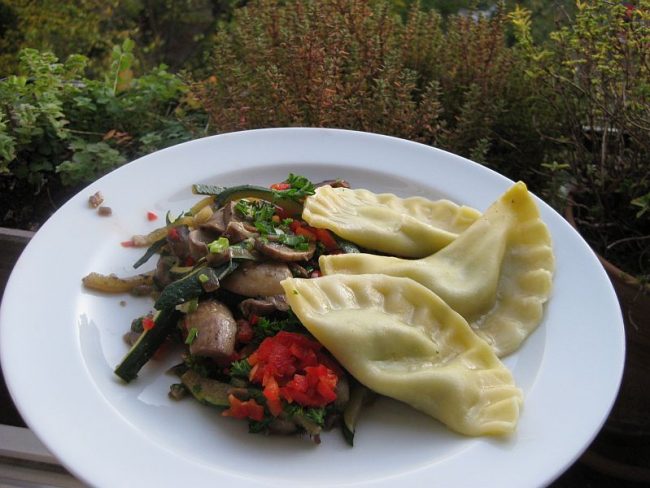 Panzerotti (ordinär Ravioli) mit Ziegenkäsefüllung