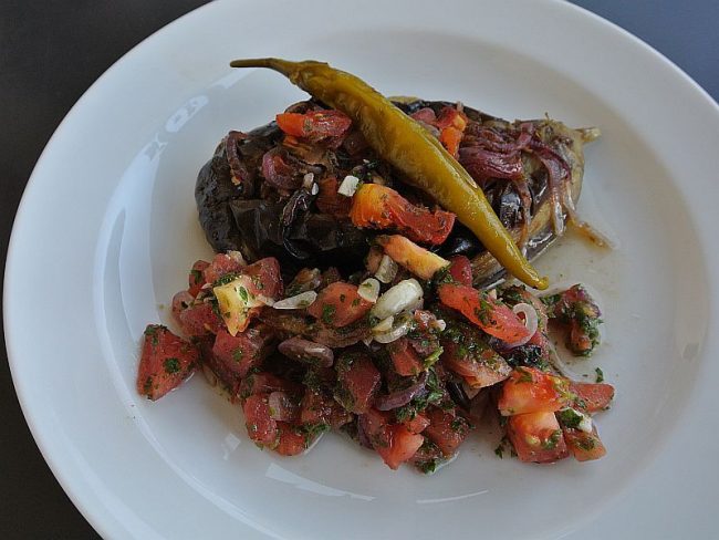 Imam in Ohnmacht - gefüllte Aubergine ist ein typisch türkisches Gericht. Vergetarisch und doch sehr schmackhaft.