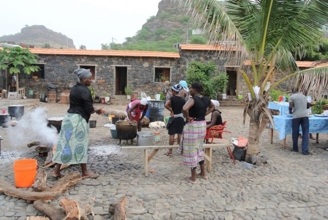 Transamazonas Praia, Santiago