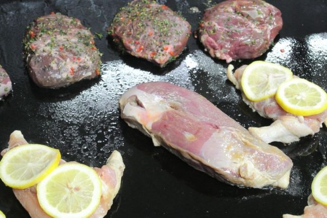 Kochen für den Geburtstag mit Freunden mit scharf angebraten und langsam in der Röhre gegart