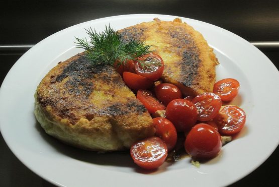 Gebackenes Mozarellabrot ist sowohl als Vorspeise, als auch als Hauptgang empfehlenswert.
