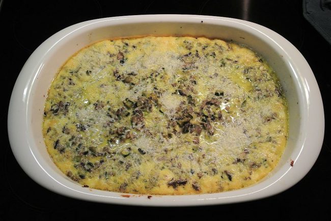 Röstieierkuchen mit Käse überbacken