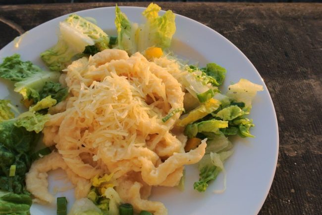 Käsespätzle – was unsere Kinder mögen und was sich einfach für und mit ihnen kochen lässt.