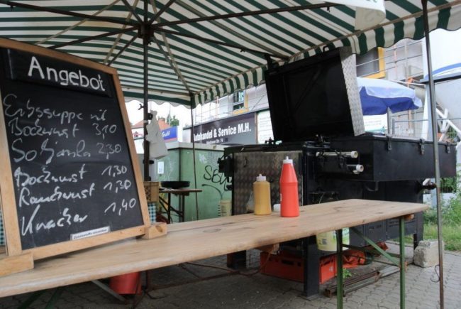 Schwerter zu Suppentöpfen und an dieser Feldküche gab es die besten Eintöpfe von Leipzig.