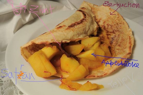 Eierkuchen mit Safranapfel