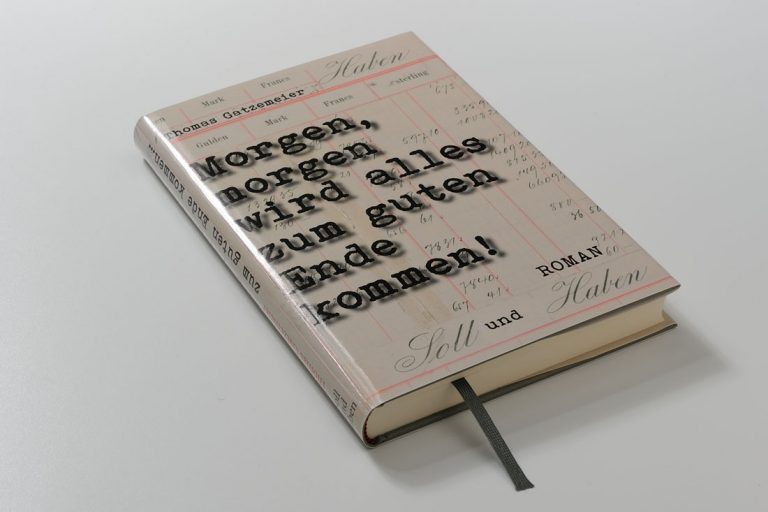 Ein Leipzig Roman der fasziniert ist der Roman Morgen, morgen wird alles zum guten Ende kommen. Ein Blick in das Innere der sächsischen Landesbank.