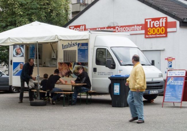 Imbiss Kastrati macht alles frisch und ist günstig.