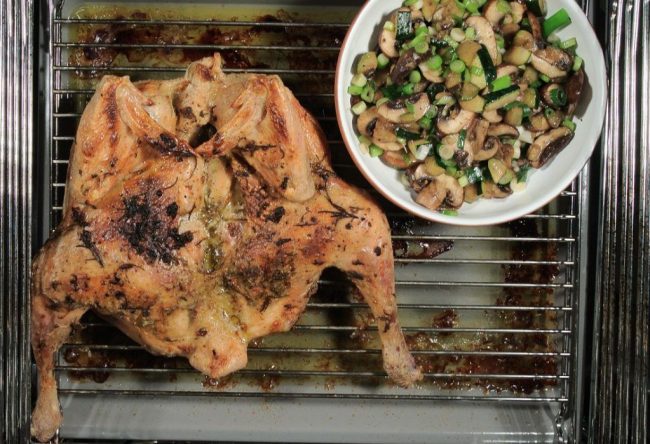 Huhn aus dem Elsass auf Italienisch mit leichtem Gemüse ist sehr bekömmlich.