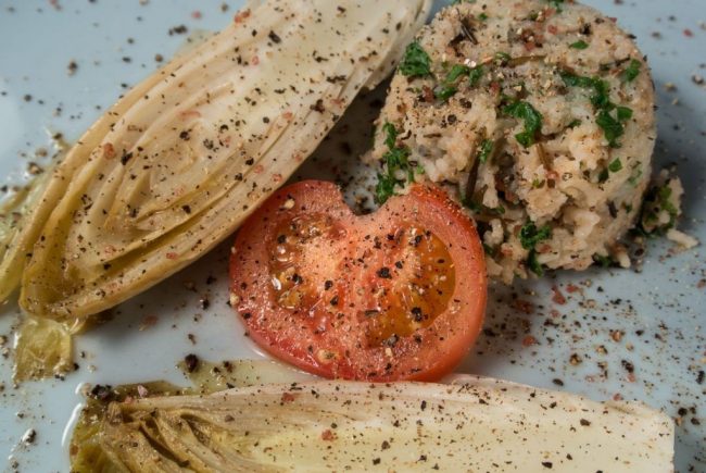 Chicorée an Petersilienreis sit gut zu verdauen, da die Bitterstoffe nützlich sind und die Verdauung anregen.