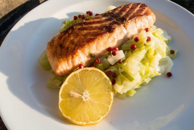 Lachs und Lauch passt sehr gut zusammen. Ein leichtes Gericht für lockere Tage.