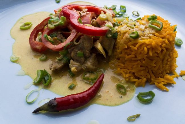 Paprikafleisch asiatisch ist ein deftiges Gericht und durch den Korkuma auch bekömmlich.