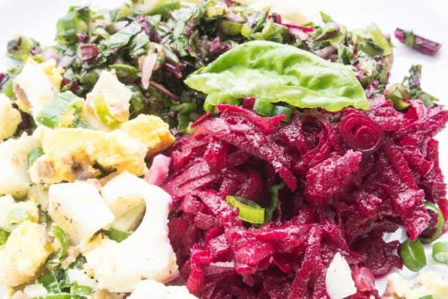 Roher Rote Bete Salat mit Ei