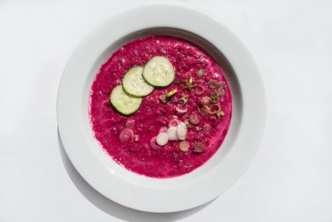 Kalte Suppe aus dem Mixerm ist nicht nur eine besondere Suppe für den Sommer sondern auch extrem gesund.