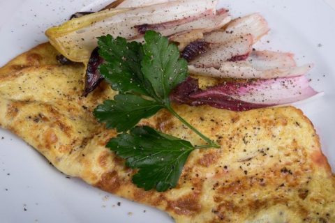 Omelett mit gedünstetem Chicorée