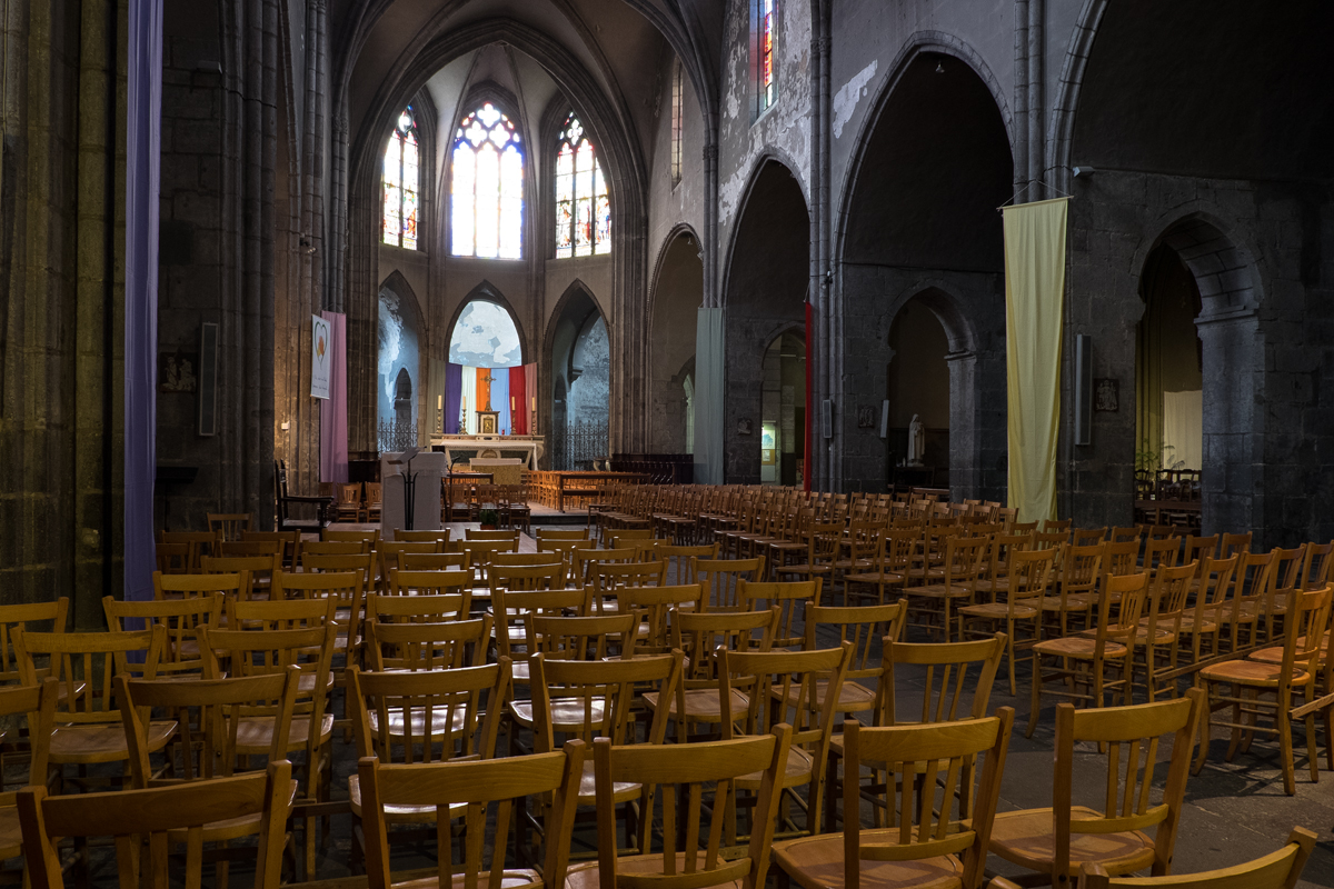 Eglise Notre-Dame-du-Marthuret Riom Kirchenschiff