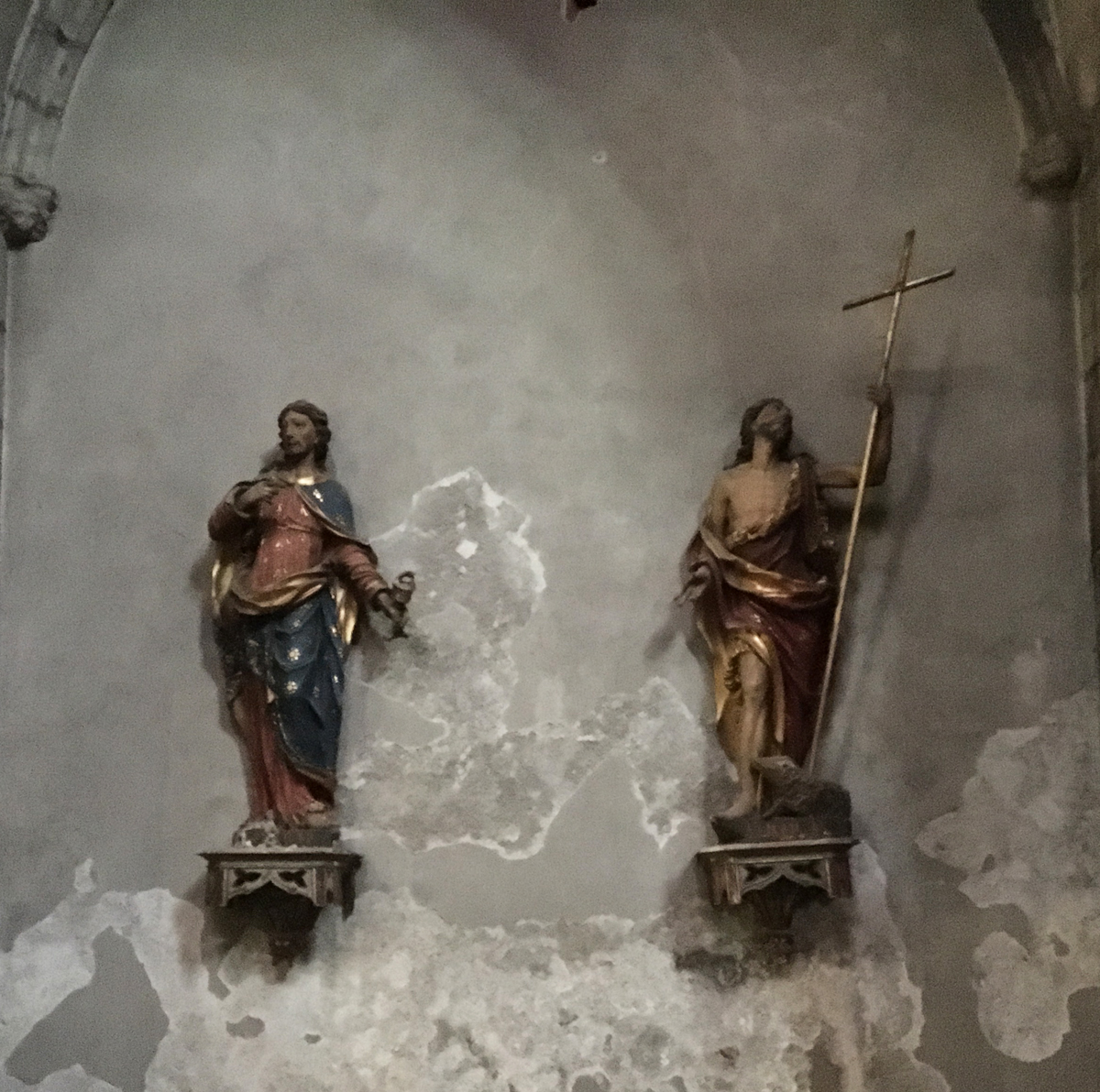 Zwei Skulpturen in der Eglise Notre-Dame-du-Marthuret Riom