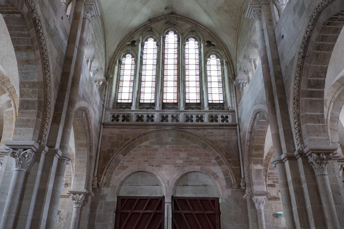 Ste-Marie-Madeleine Vézelay Hauptportal Fenster