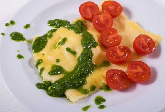 Maultaschen mit Schafskäsefüllung