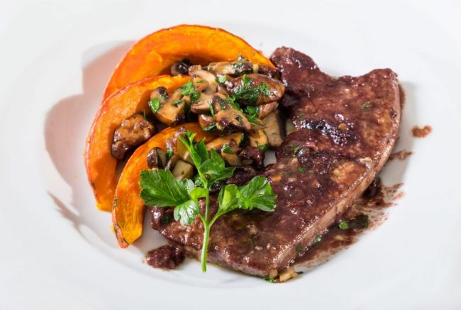 Kalbsleber mit süßer Weinsoße und Herbstgemüse