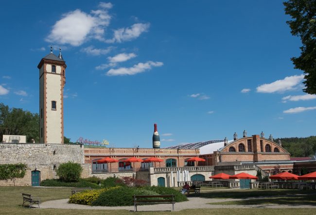 Anlage und Gebäude der Rotkäppchenkellerei