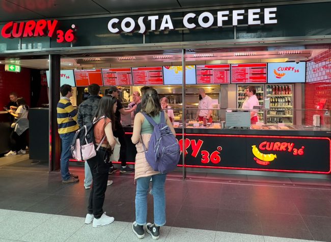 Wenn das Original so schmecken soll, dann nie wieder Currywurst 36 in Berlin und auch an anderen Orten.