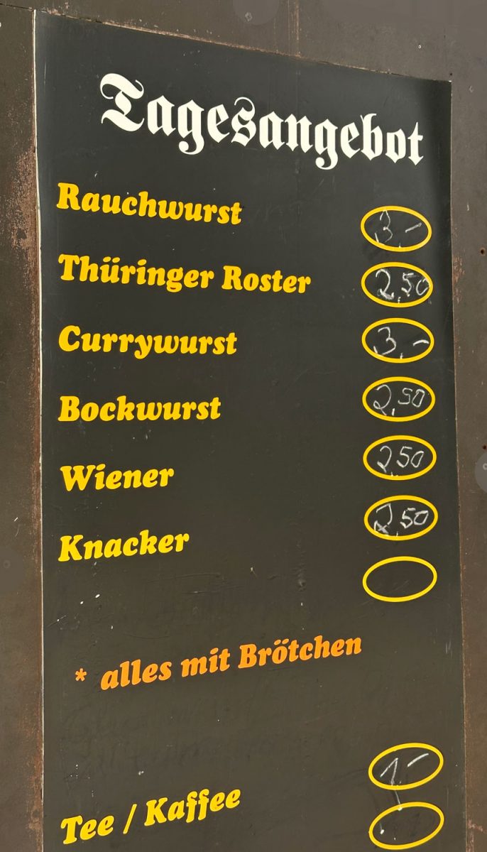 Günstige und gute Rauchwurst auf dem Markt in Chemnitz war saftig und aromatisch. Außerdem mit einem Preis von 3 Euro ausgesprochen günstig.