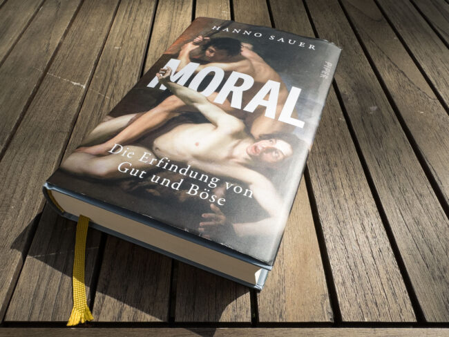 Das Sachbuch von Hanno Sauer Moral ist für mich eines der Wichtigsten der letzten Jahre. Auf einfache aber doch wissenschaftliche Art bringt er uns den Zustand unsers Daseins nahe.