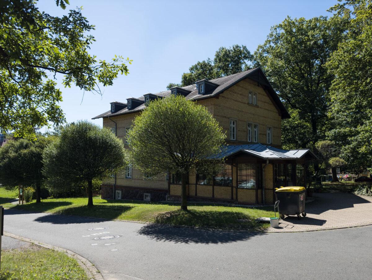 Das Fachkrankenhaus Bethanien Hochweitzschen hat alte Gebäude die zum Teil aufwendig restauriert und modernisiert wurden.