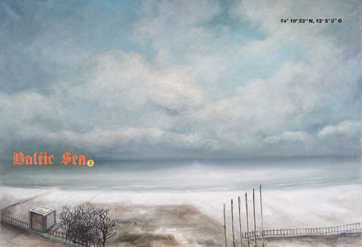 Das Ostseegemälde von Thomas Gatzemeier mit dem Titel Baltic Sea 2 stellt einen verschneiten Strand dar und vermittelt die Winterstimmung sehr gut.