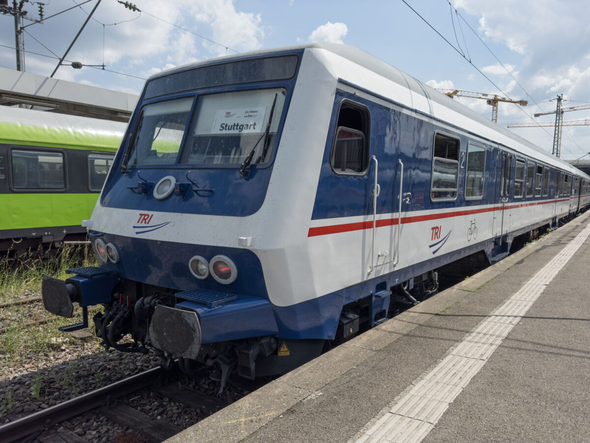 Die Regionalbahn von Leipzig nach Frankreich zu benutzen ist ein Abenteuer, denn ihr könnt durchaus eine historische Bahn aus dem Jahr 1974 erwischen. Einen sogenannten Wendezug.