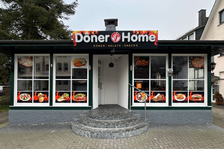 Der Döner Home in Bad Laasphe hat ein großes Angebot und wird von Lieferando gesteuert. Da kommt kein kleiner Imbiss mit.