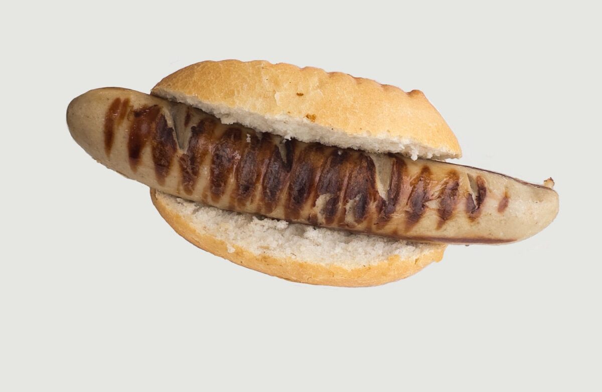 Die Bratwurst auf dem Karlsruher Bahnhofsplatz ist geschmacklich eigentlich gut. Jedoch fehlen mir die Gewürze wie bei den Fränkischen oder Thüringer Artgenossen.