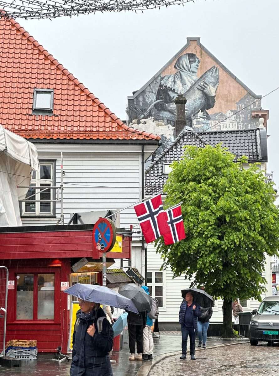 Natürlich - statt Rentierbratwurst in Bergen doch lieber Fisch. Aber als internationaler Bratwurstforscher ist dies nicht erlaubt.