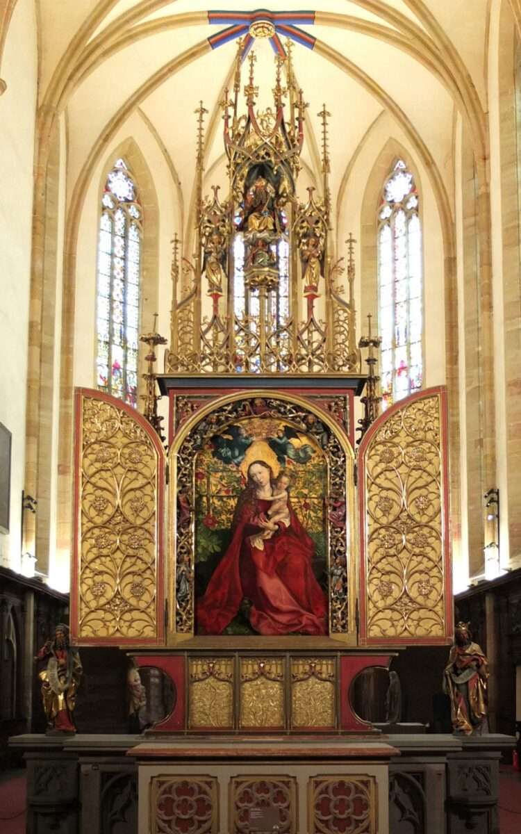 Altar der Dominikanerkirche Colmar mit Martin Schongauers Madonna im Rosengarten, spätgotisches Hauptwerk des Oberrheins.