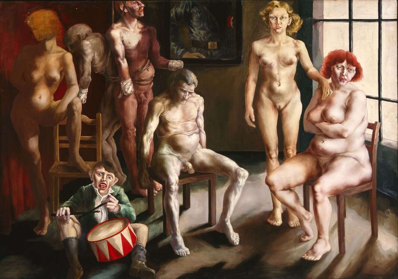 Großformatiges Gemälde mit mehreren nackten und teils verletzten Figuren in einem Innenraum, darunter ein Trommler im Vordergrund, Arbeit von Thomas Gatzemeier über Diktatur und Gewalt.