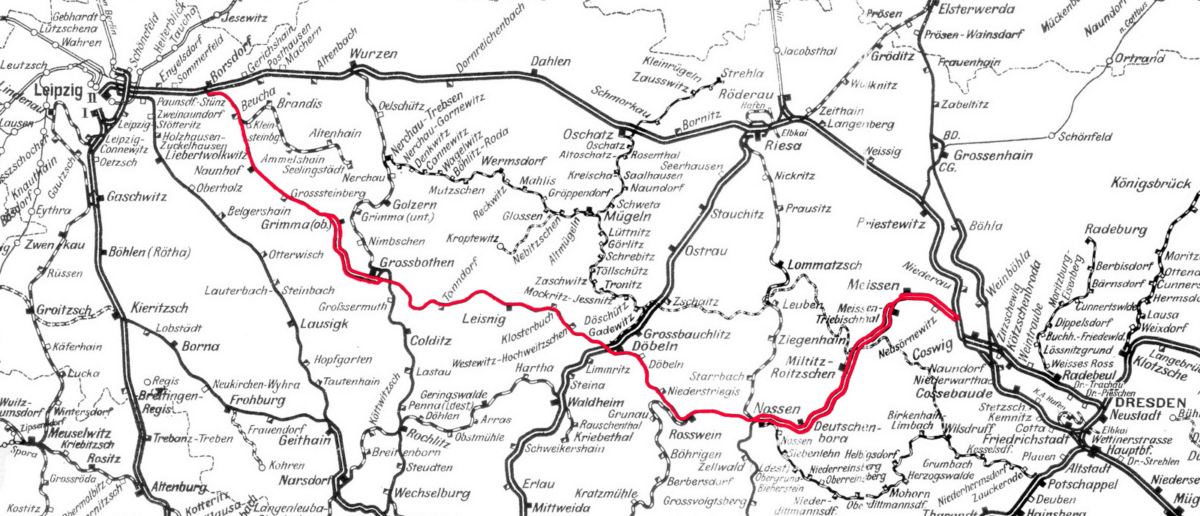 Eisenbahnkarte mit rot hervorgehobenem Verlauf der Strecke Borsdorf–Coswig über Grimma, Leisnig, Döbeln und Meißen.